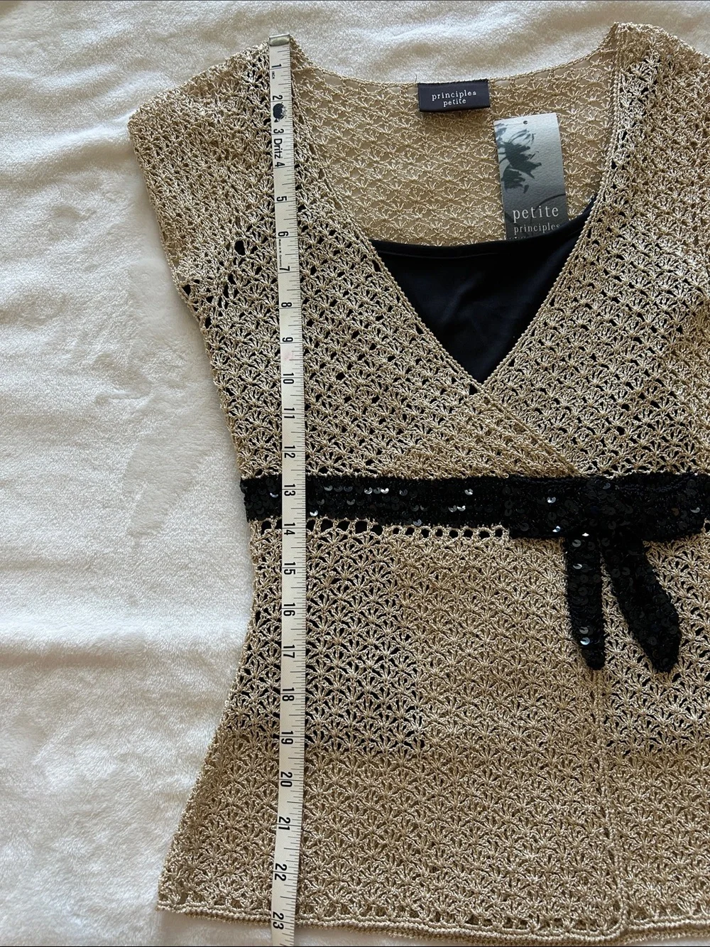 Principles Petite gold metallic V-Neck Top w/Sequin Belt & Black under cami. - Picture 9 of 11